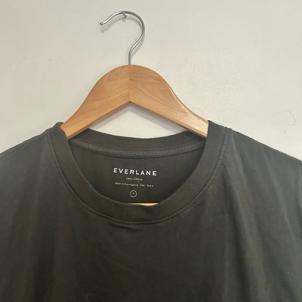 Everlane dark‎ green men’s 100% cotton pocket tee shirt - Picture 5 of 6